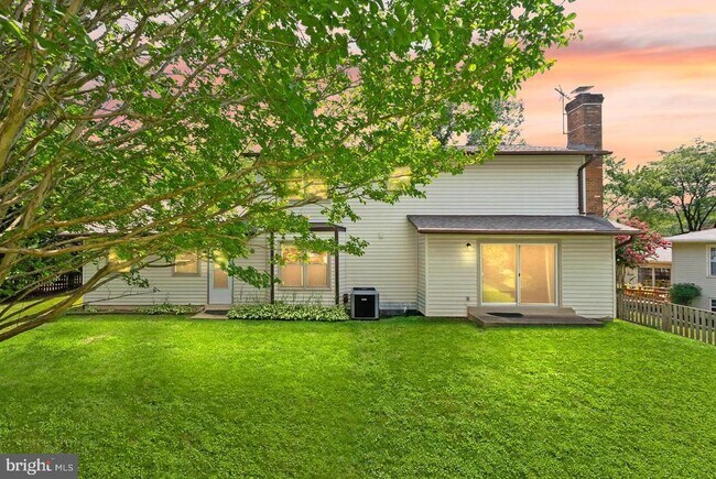 Building Photo - 8902 Huxley Ct