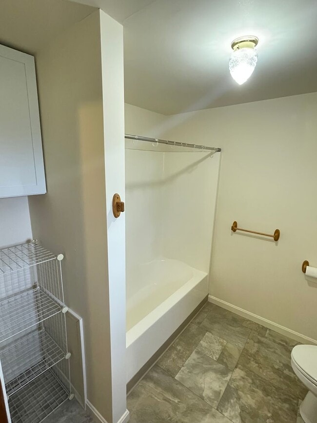 Building Photo - Upstairs 1 Bedroom, 1 Bathroom Apartment - Shippensburg, PA!