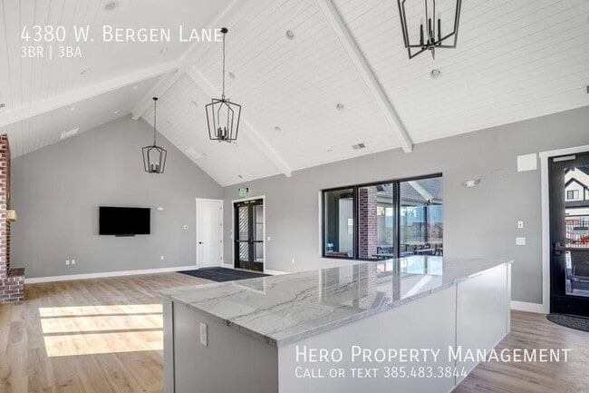 Building Photo - 4380 Bergen Ln