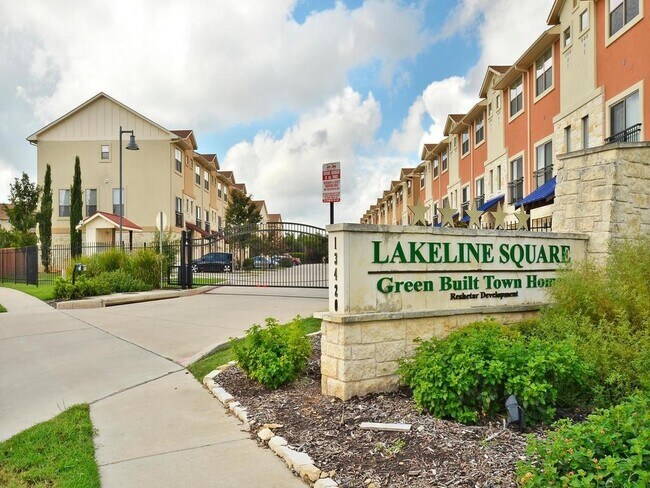 Building Photo - 13420 LYNDHURST St