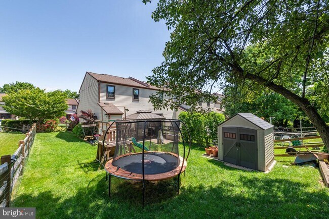Building Photo - 994 Princeton Pl