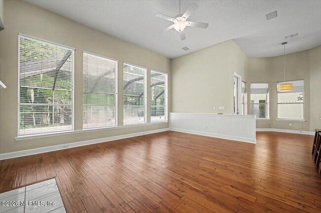 Building Photo - 337 S Mill View Way