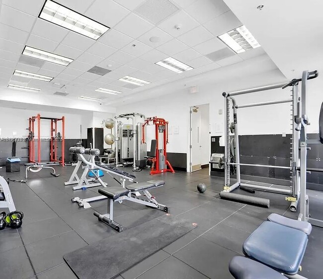 Building Photo - 1200 Brickell Bay Dr