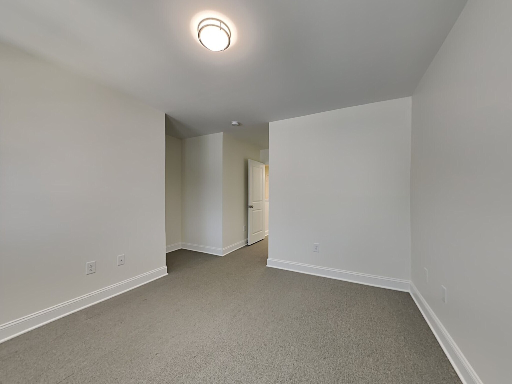 Building Photo - 2408 Eagle Creek Ct