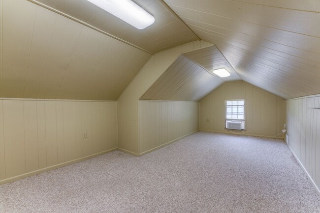 Building Photo - Beautiful 3 bed/3 full baths PLUS flex spa...
