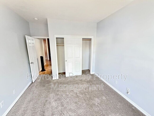Building Photo - 330 W Highland St