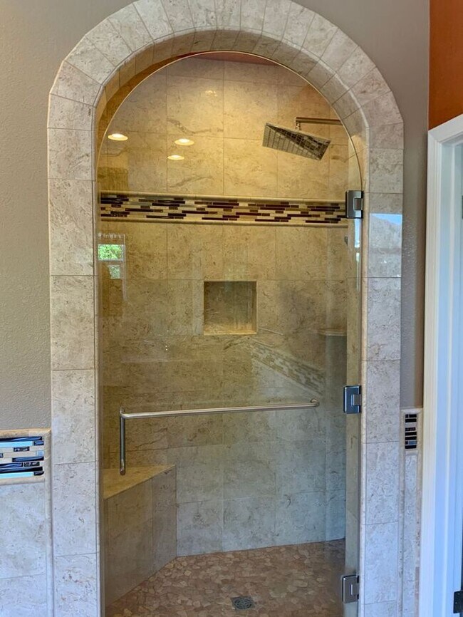 Building Photo - Sky Hawks finest at a price that can't be beat