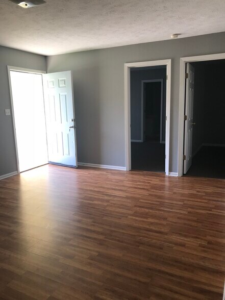 Building Photo - 118 Horn Ln