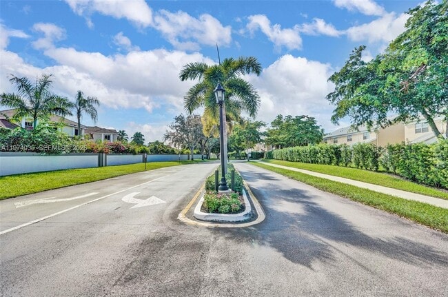 Building Photo - 2901 Dorchester Ln