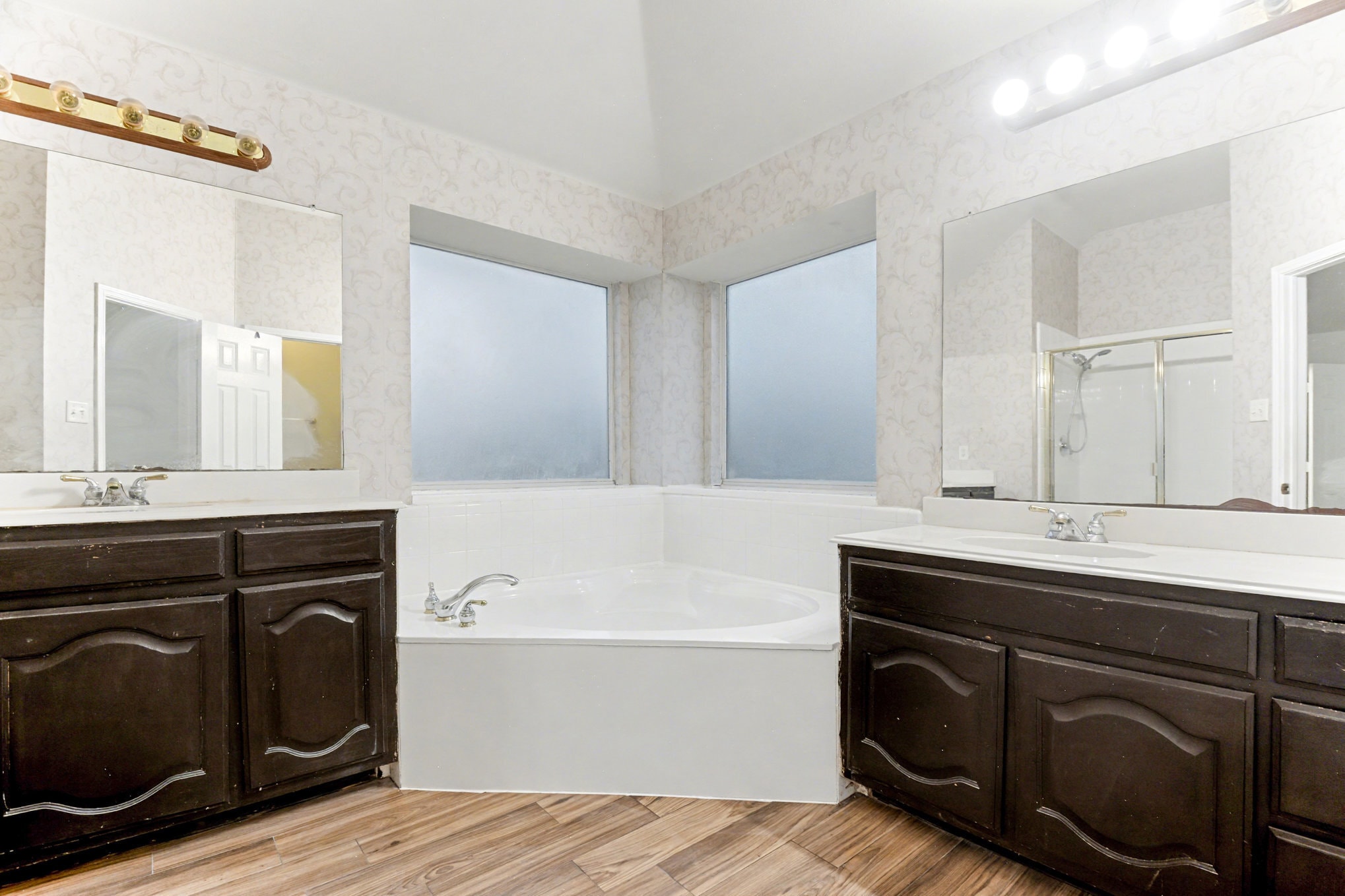 Building Photo - 5474 Golfside Dr