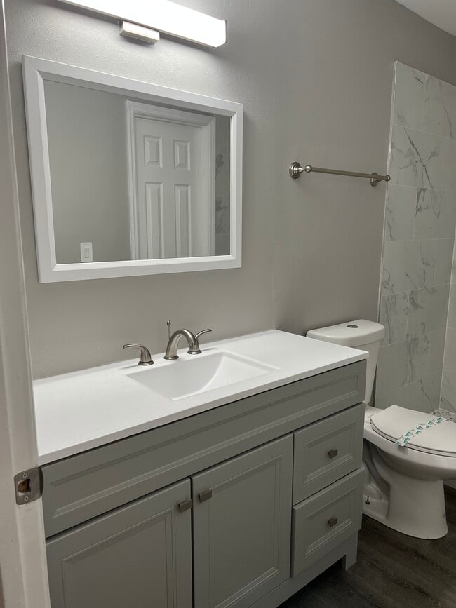 Building Photo - 1404 Montana Ave