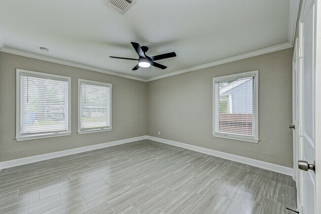 Building Photo - 4Bed/ 2Bath Gorgeous Home!