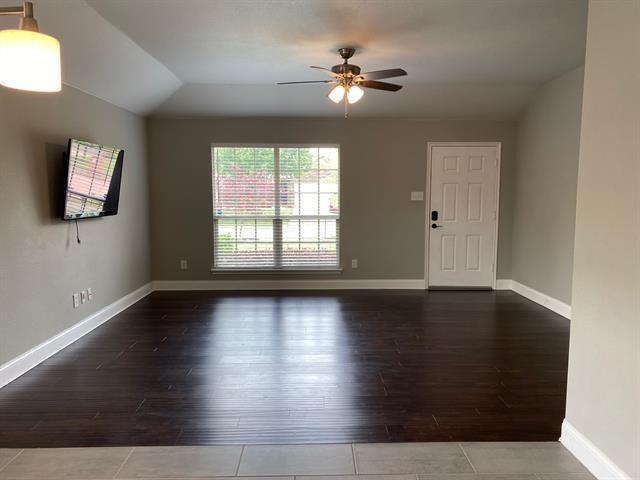 Building Photo - 135 Prairie View Dr