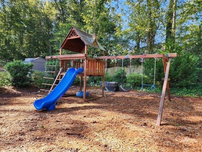 Building Photo - 40 Pheasant Dr SE