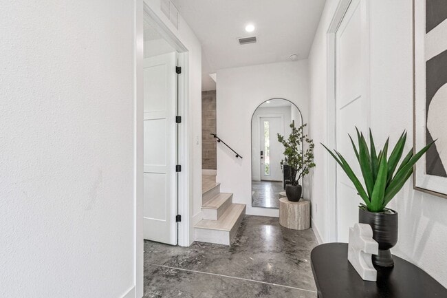 Building Photo - Modern Townhome For Lease in downtown St Pete and Warehouse Arts District