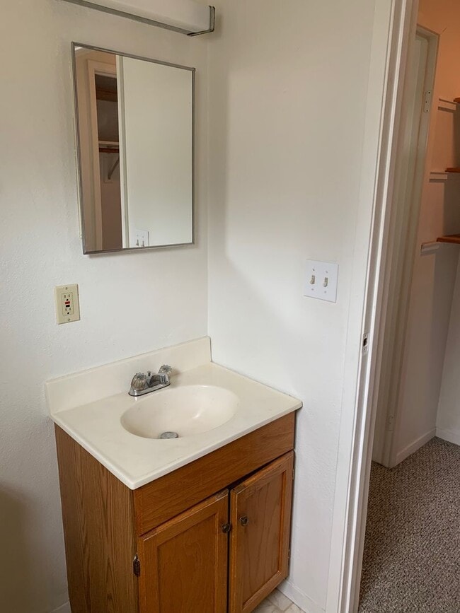 Building Photo - 1609 G St