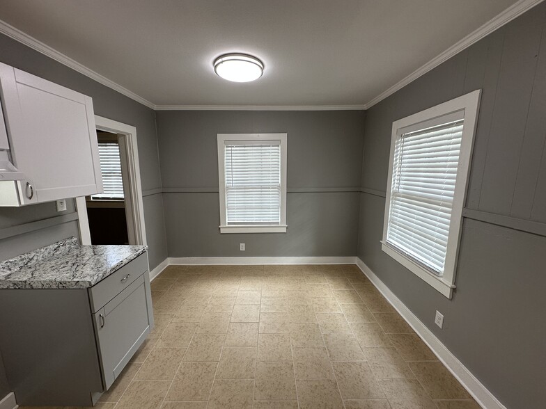 Building Photo - 1925 Luckie Ave