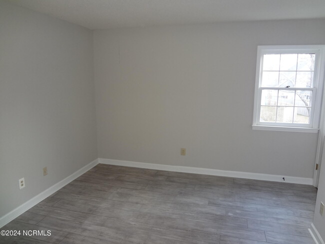 Building Photo - 107 Gates Dr
