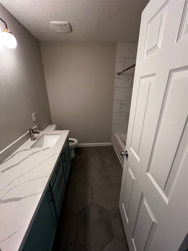 Building Photo - 6702 Path Way Ct