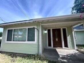 Building Photo - 441 Haggin Ave
