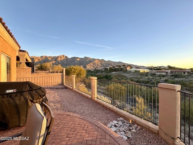 Building Photo - 5926 N Campo Abierto