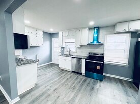 Building Photo - 800 West Ave