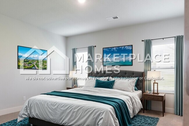 Building Photo - 2070 Hyacinth Ln