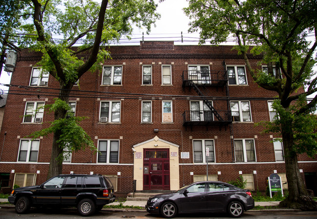 Building Photo - 292 Wainwright St