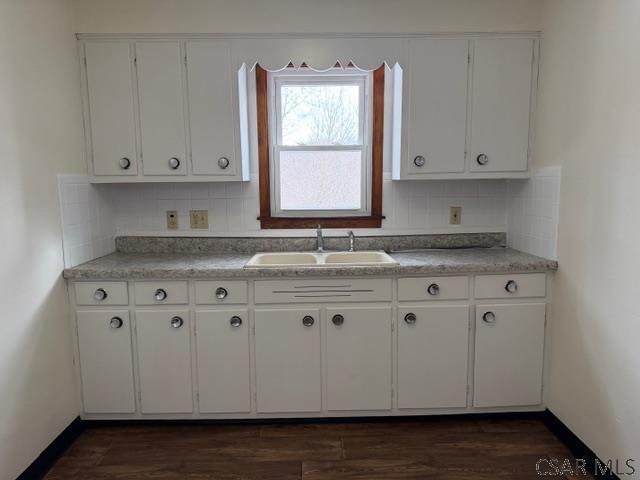 Building Photo - 927 East Ave