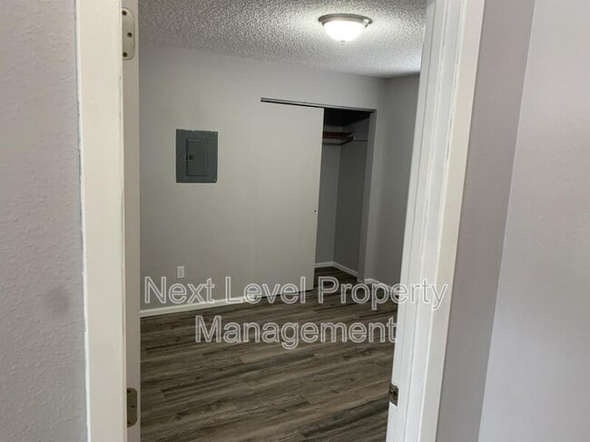 Building Photo - 171 Rosewood Dr