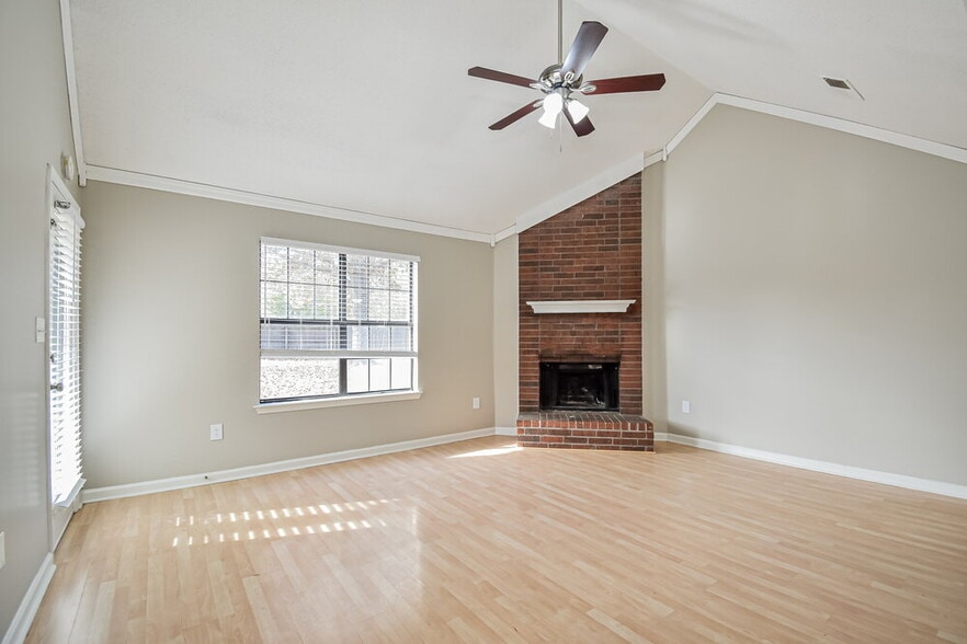 Building Photo - 6759 Valerie Dr