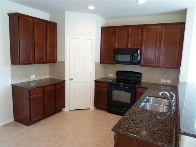 Building Photo - 1917 Grand Fairway Dr