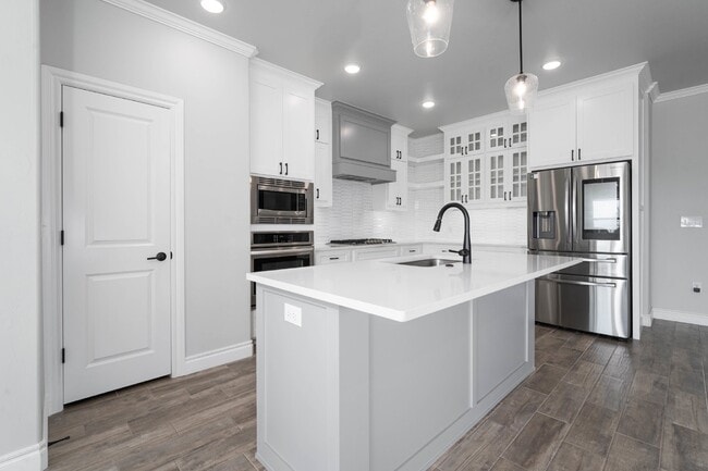 Building Photo - Stunning Corner Lot