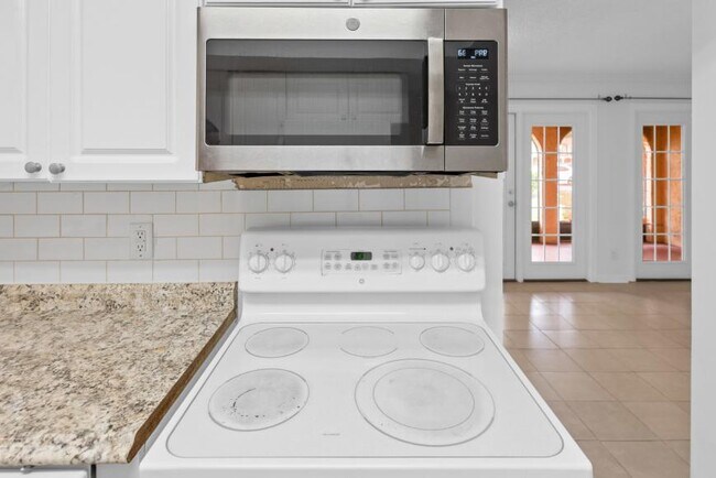 Building Photo - 2 bedroom in Jacksonville FL 32217