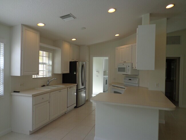 Building Photo - 8097 Montserrat Pl