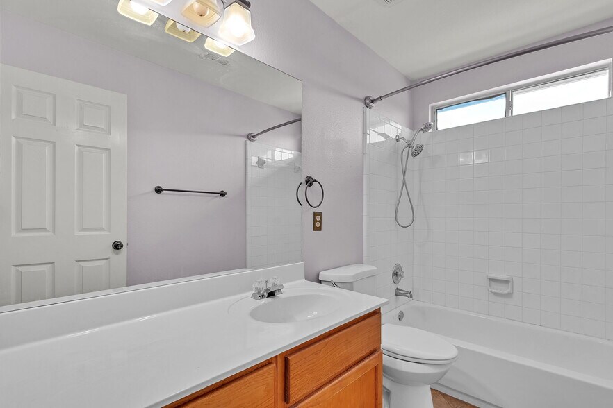 Building Photo - 21539 Encino Lookout