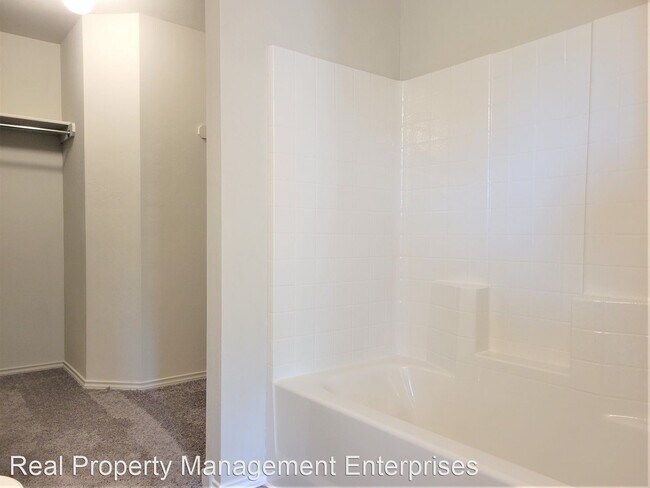 Building Photo - 3 br, 2 bath House - 21242 Winding Brook