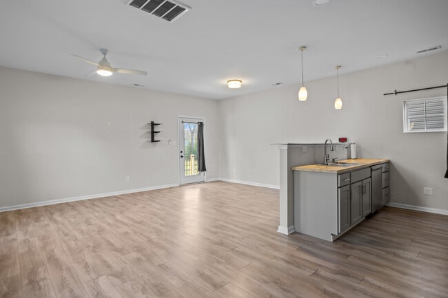 Building Photo - 68 W County St