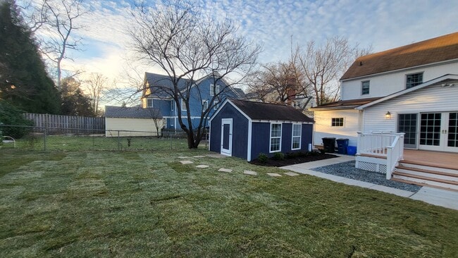 She Shed - 5604 Madison St