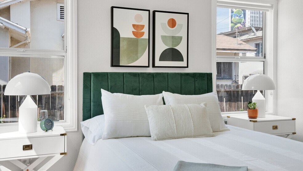 Building Photo - 724 Gramercy Dr