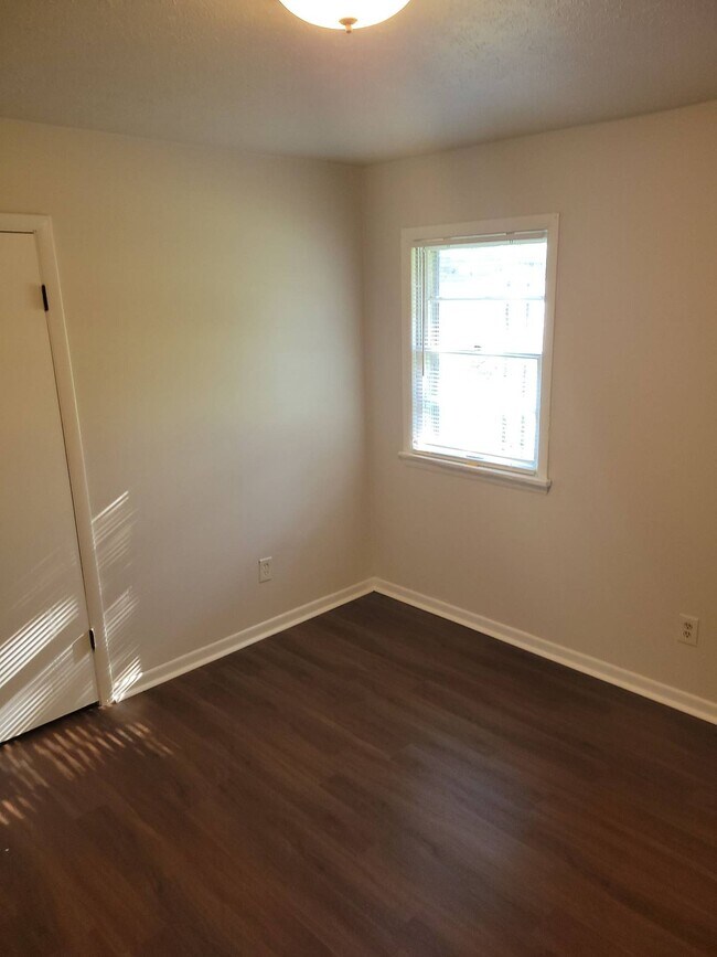 Building Photo - 4113 La Salle Ave