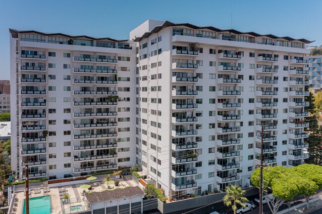 Building - 1155 N La Cienega Blvd