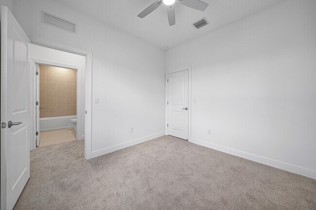 Building Photo - 10720 SW Pioneer Pkwy