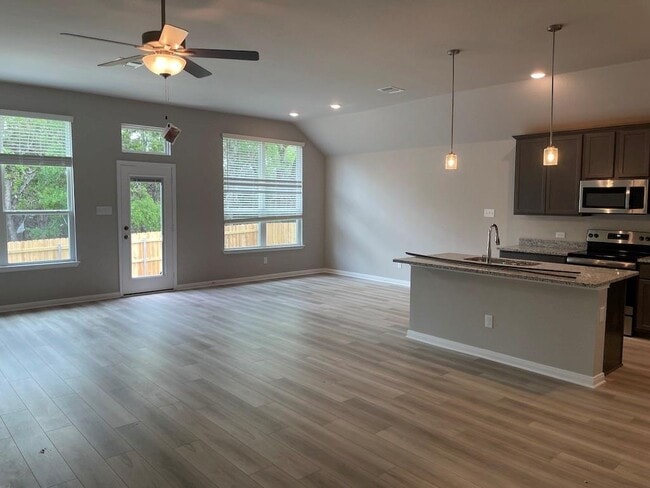 Building Photo - 5625 St Charles Dr