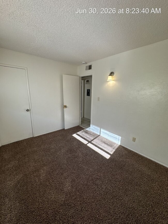 Building Photo - 2343