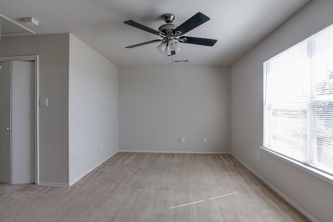 Building Photo - 3920 Malibu Sun Dr