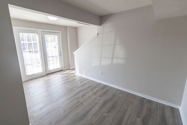 Building Photo - 319 West Blvd N