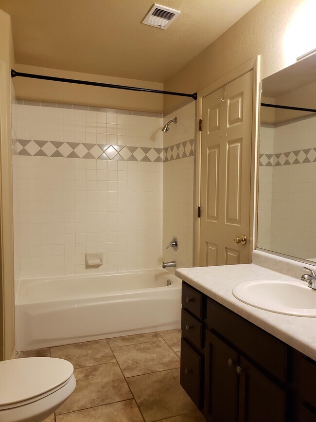 Building Photo - 3854 Van Ess Ct