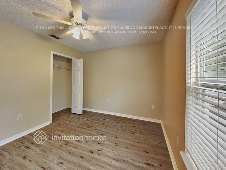 Building Photo - 3904 Stonefield Dr