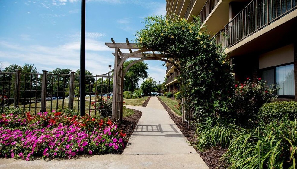 Perrytown Place 101 Highland Pines Dr Pittsburgh PA 15237 Apartment Finder